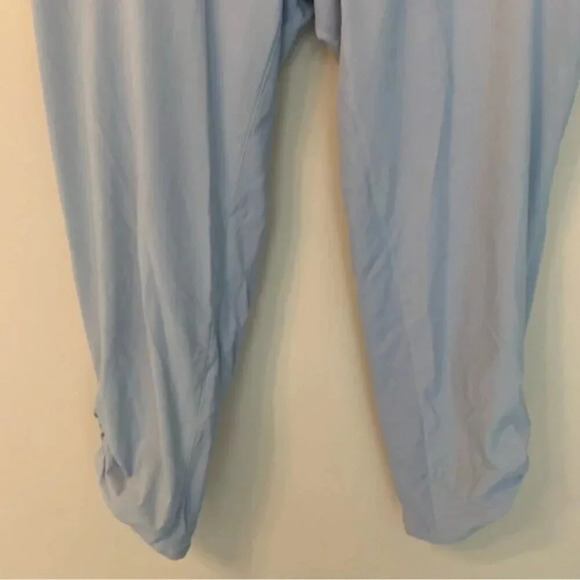 Lululemon Beyond the  Studio Crop Blue Linen Swift Fabric 8 - Picture 15 of 15